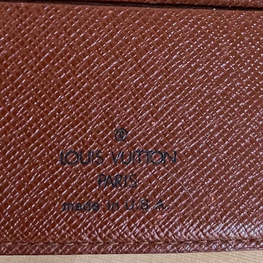 Louis Vuitton Men Marco Bifold Wallet EUC